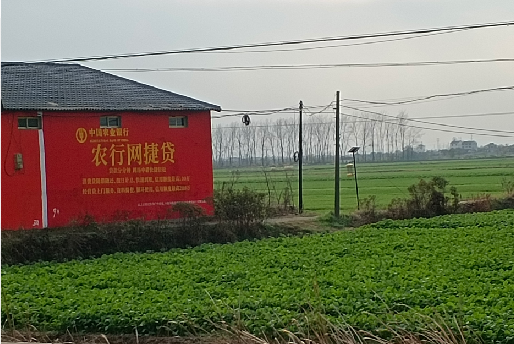 茂县如何防止墙体广告褪色呢？